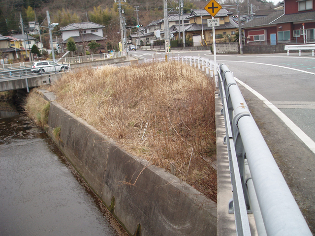 湯本町日渡・資材置き場等向き