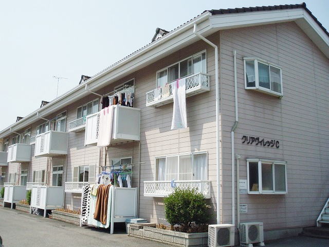 2階の角部屋です。出窓もあって可愛くて開放的で良いですね☆クリアヴィレッジＣ　205号室
