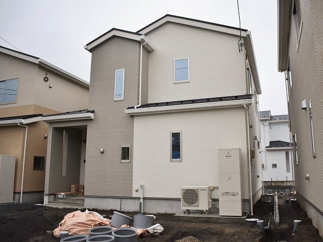 泉町滝尻 ◆全6棟 ◇2号棟 ◆泉でも人気の滝尻エリア!! ◇国道6号まで至近♪ ◆全居室6帖以上・全居室収納スペースあり♪ ◇家計に優しいオール電化♪ ◆災害時も心強い味方!エコキュート♪ ◇新築建売住宅